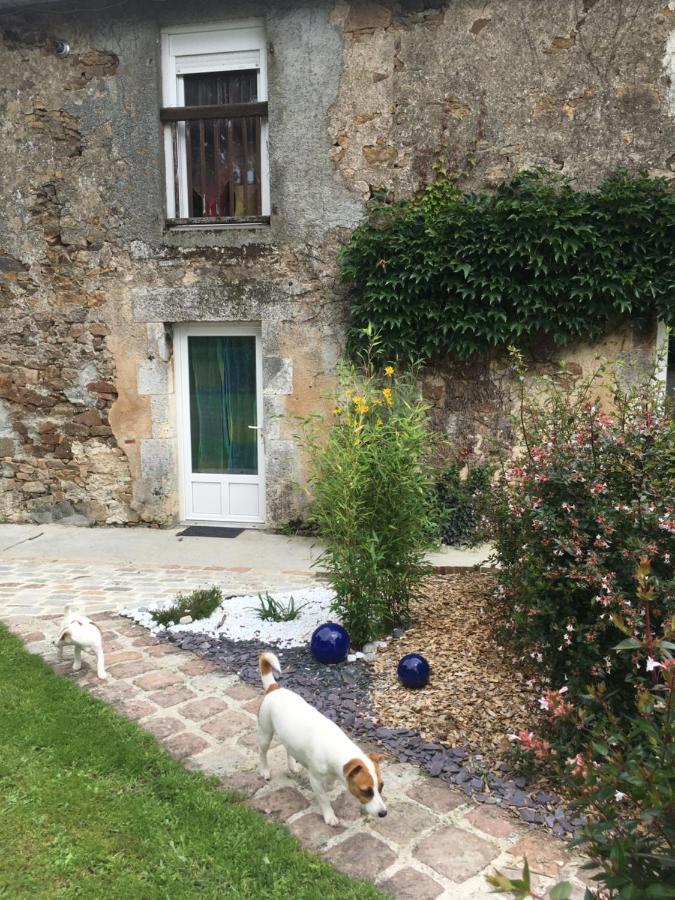 Ferme Gite Equestre En Charente Confolens Esterno foto