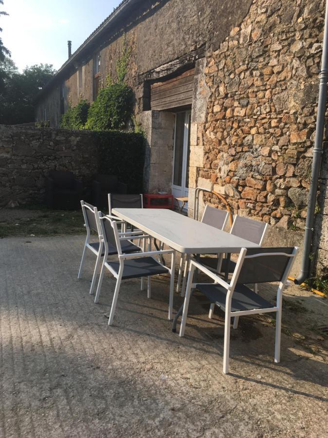 Ferme Gite Equestre En Charente Confolens Esterno foto